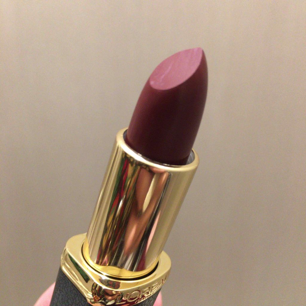 カラーリッシュモイストマットN/ロレアル パリ/口紅を使ったクチコミ（2枚目）