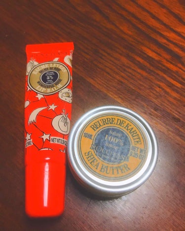 L'OCCITANE シアバターのクチコミ「昨日に引き続き投稿させていただきます！！

私がいつも持ち歩いているロクシタンの
シアバターバ.....」（1枚目）