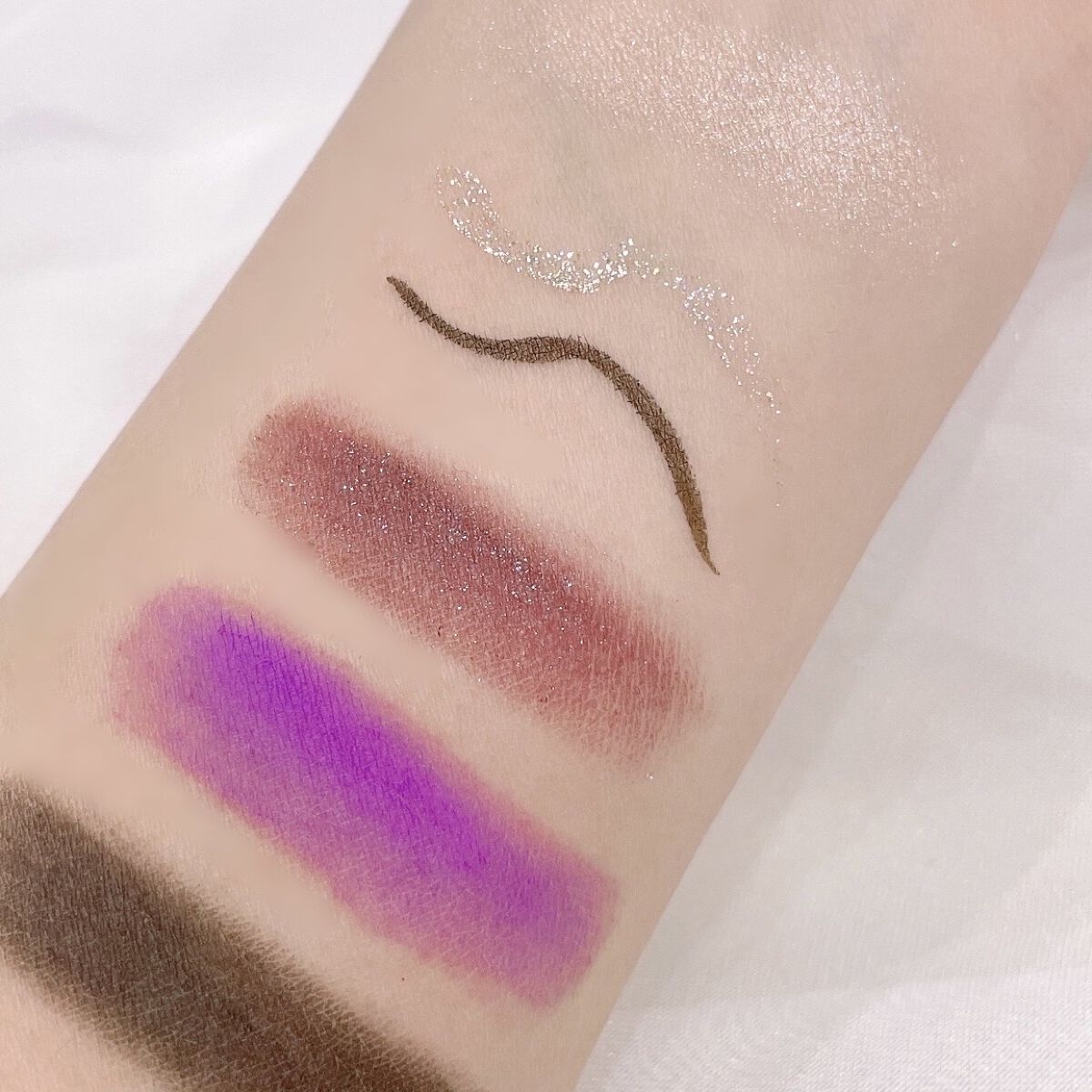 Super Shock Shadow/ColourPop/単色アイシャドウを使ったクチコミ（3枚目）