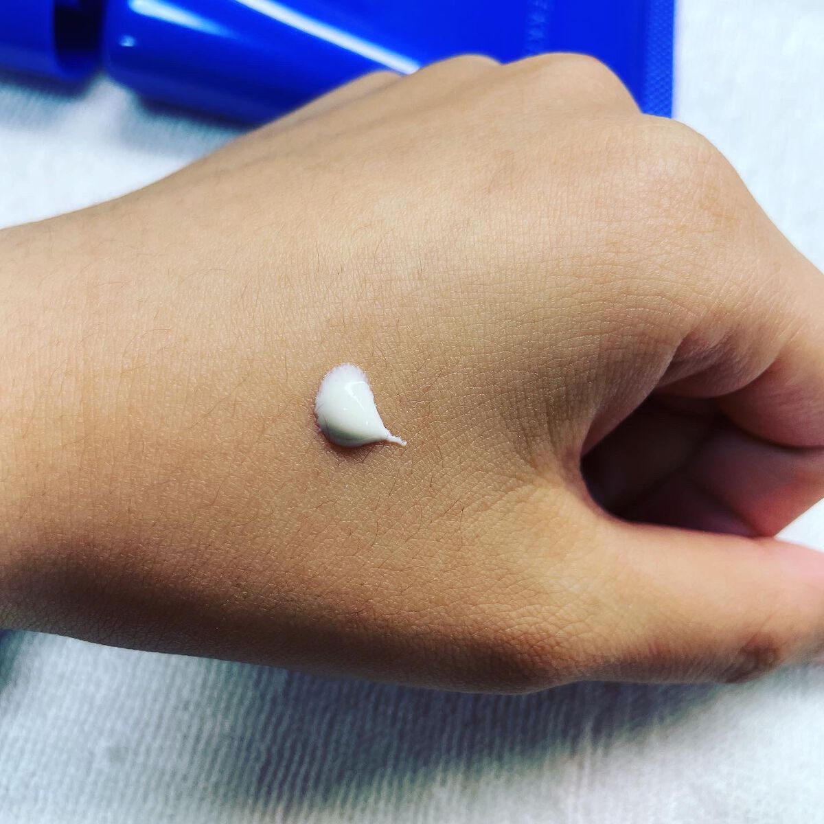 クリアウェルネス UVエッセンスジェル/雪肌精/日焼け止めジェルを使ったクチコミ(3枚目)