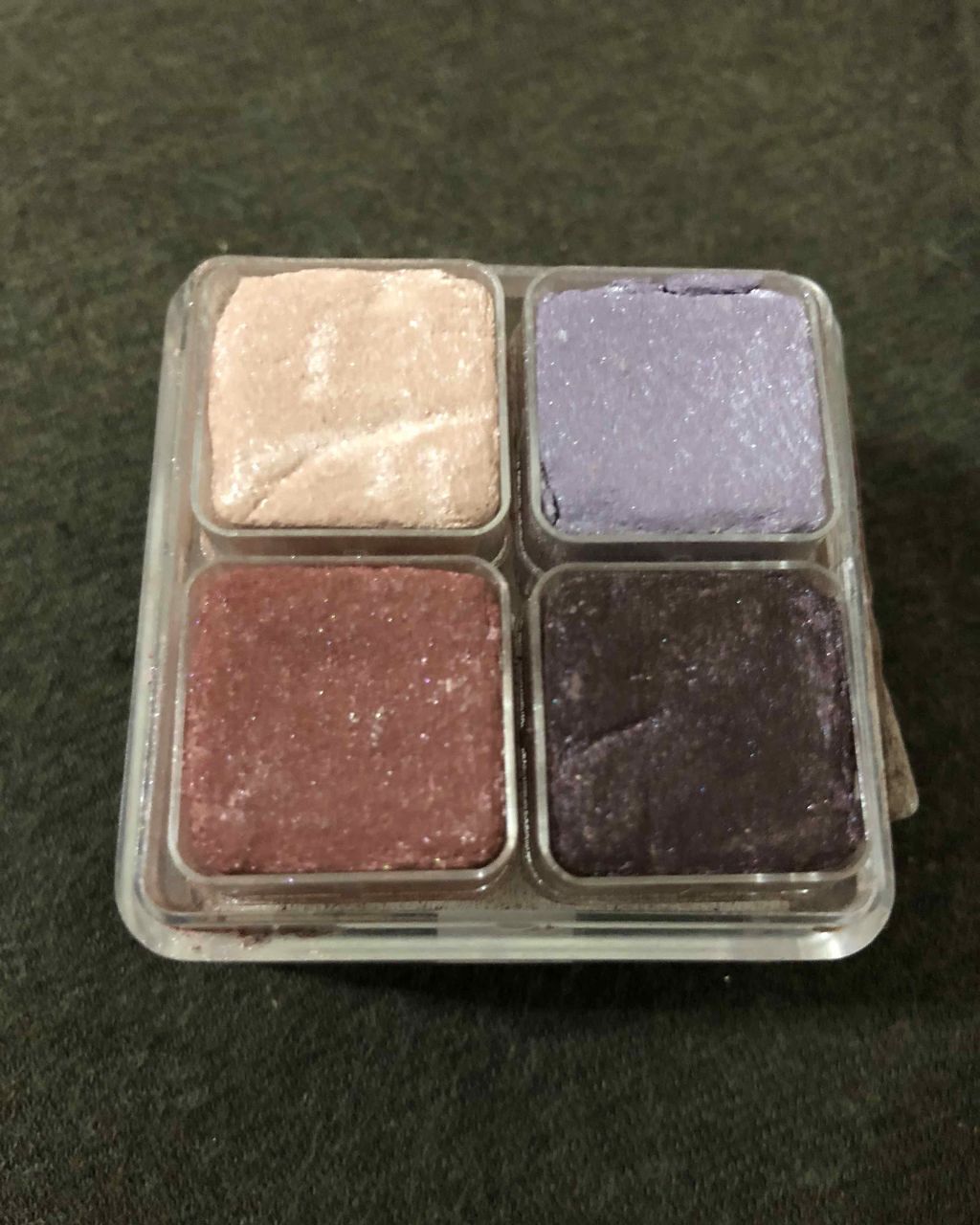 THE BODY SHOP 4カラーアイパレットのクチコミ「#自分録
#断捨離

発色も悪くないし、こな飛びもそこまで気にならないアイシャドウ
ただ、量が.....」（1枚目）