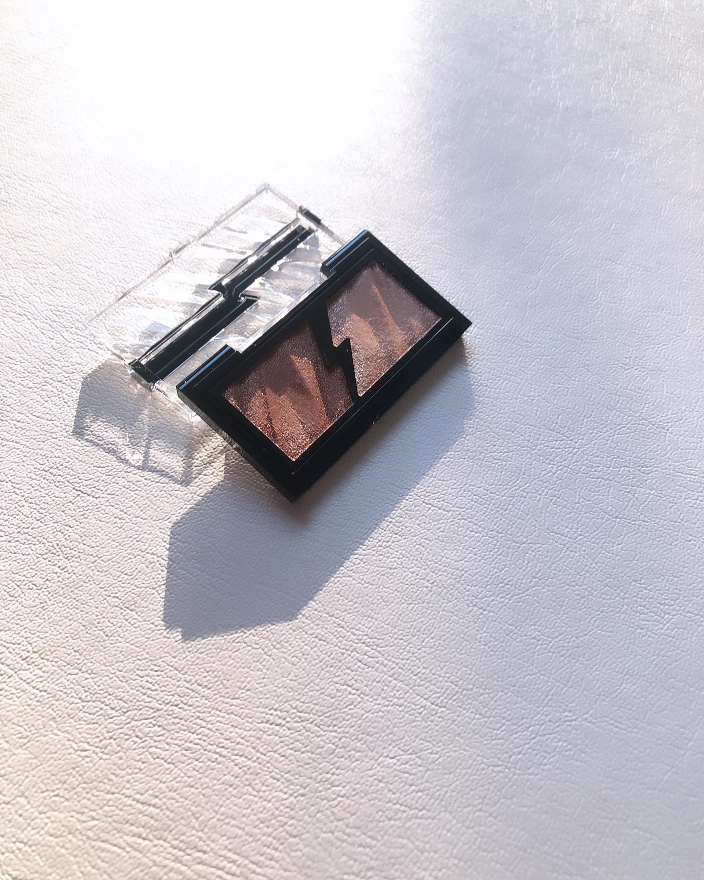 エレクトリックショックアイズ /KATE/アイシャドウパレットを使ったクチコミ(2枚目)