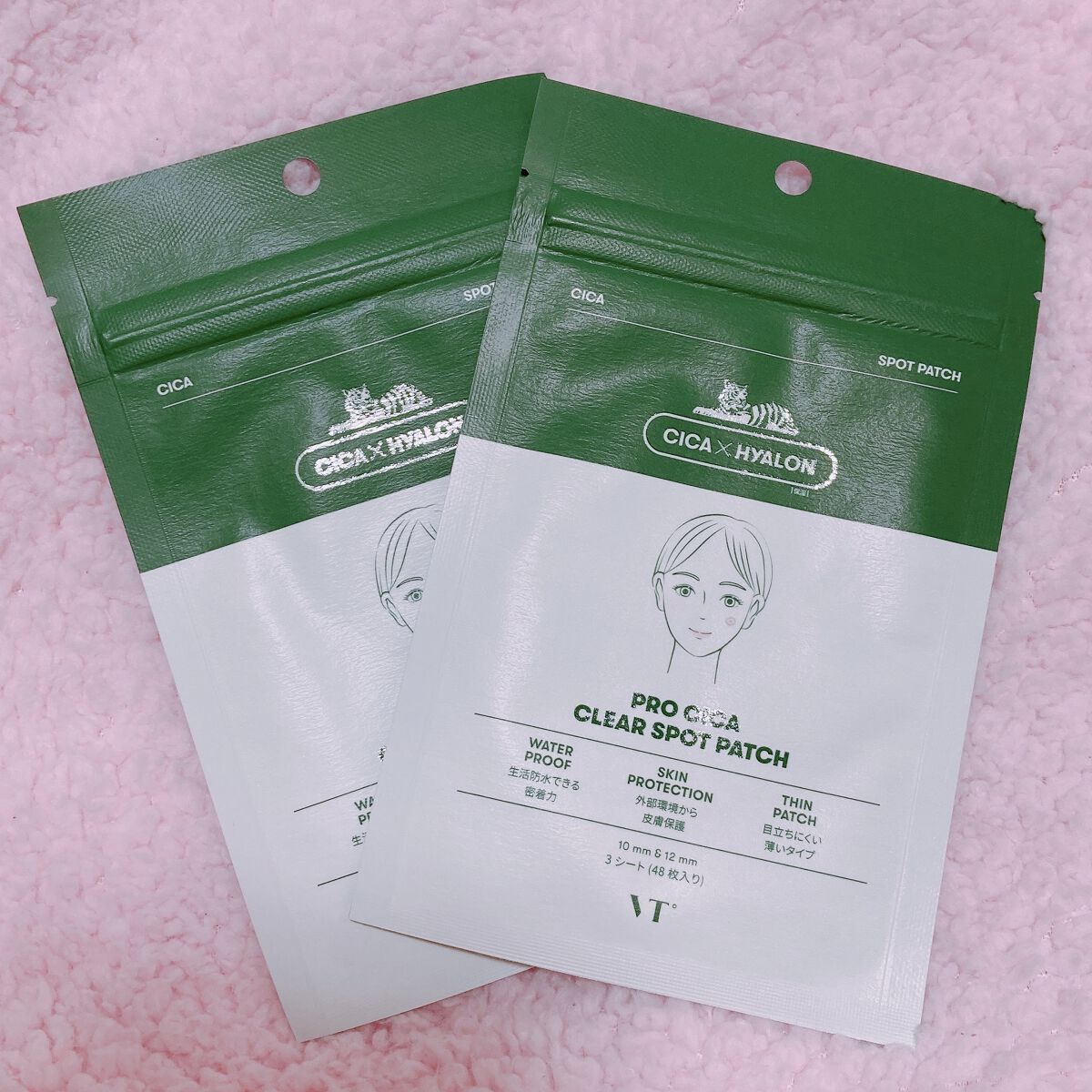プロCICA クリアスポットパッチ、何度もリピして大変お世話になってます！

寝る前に貼ると、翌朝起きた時明らかにニキビが小さくなっていて、ニキビができた時の必需品です。

サイズが2種類あるのですが、どちらも真ん中の部分が盛り上がって(?