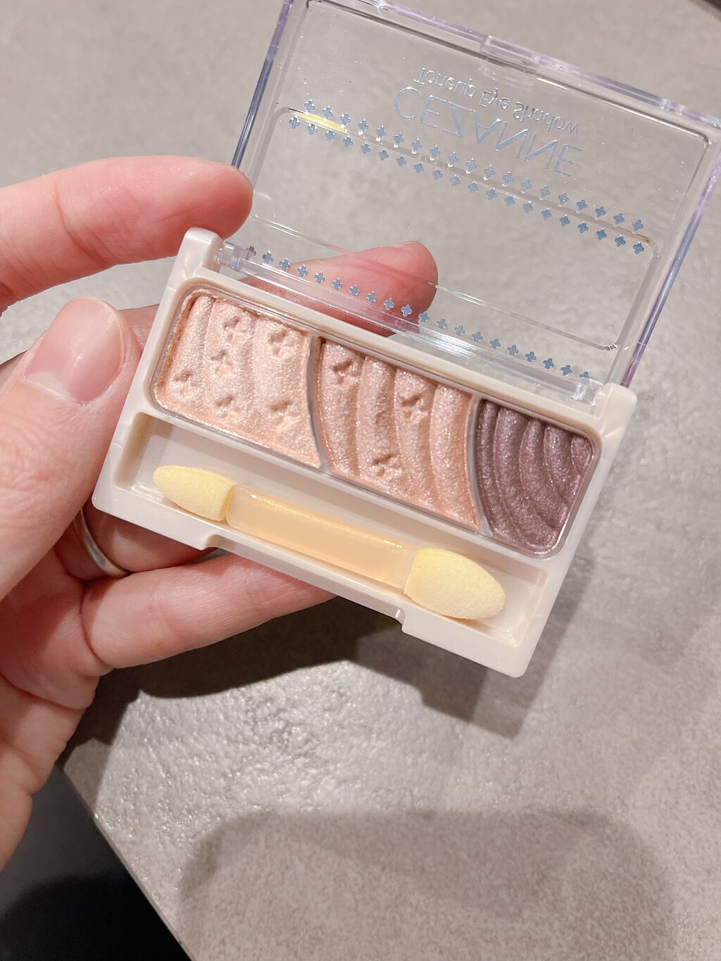 トーンアップアイシャドウ/CEZANNE/アイシャドウパレットを使ったクチコミ(3枚目)