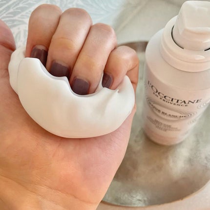 レーヌブランシュ イルミネイティングクレンジングフォーム/L'OCCITANE/泡洗顔を使ったクチコミ(4枚目)