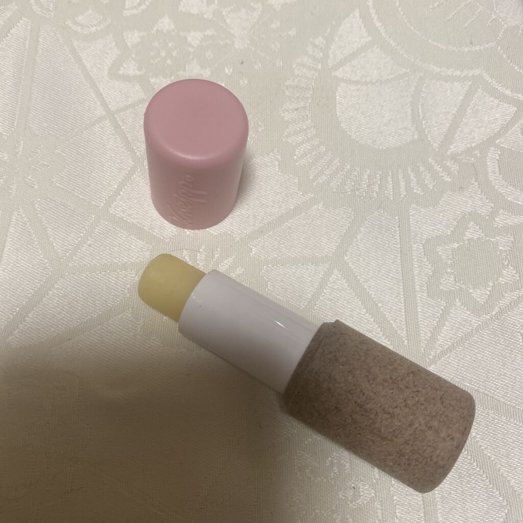 オーガニック リップバーム スイートアーモンドの香り/クナイプ/リップケアを使ったクチコミ（1枚目）