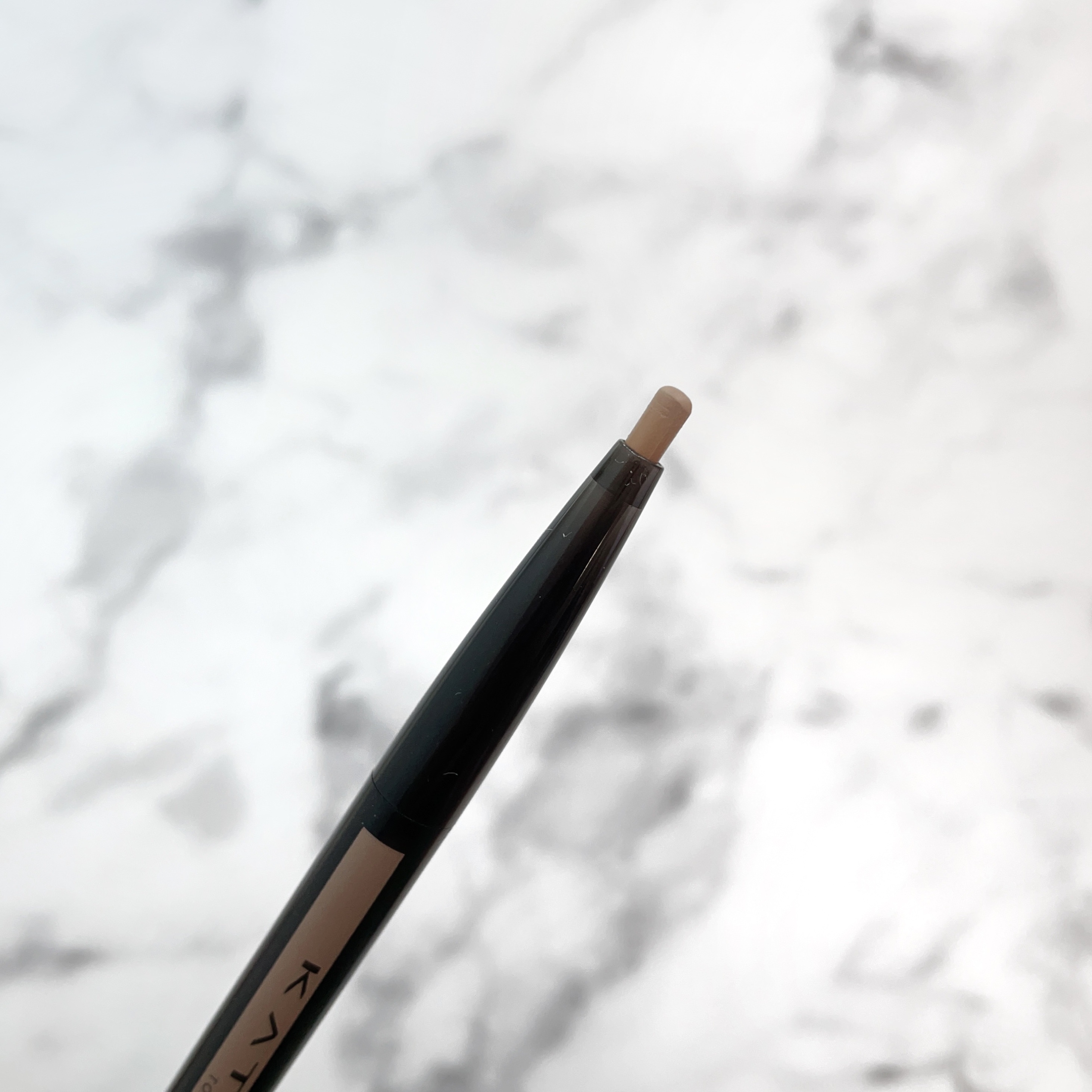 マルチコントゥアペンシル 02 自然な影カラー（ホリ強調シェード）/KATE/スティックアイシャドウを使ったクチコミ（2枚目）