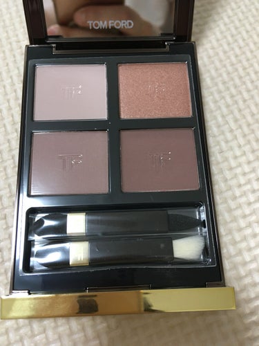 アイ カラー クォード/TOM FORD BEAUTY/パウダーアイシャドウを使ったクチコミ（3枚目）