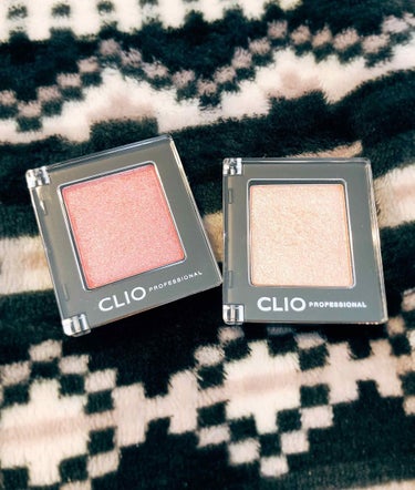 【購入品】

CLIO のアイシャドウ❗️
私は｢P12｣と、｢G10｣を購入しました！
【値段】P12￥895  G10￥829
(Amazonで購入)


【レビュー】
あれだけ話題になっただけあっ