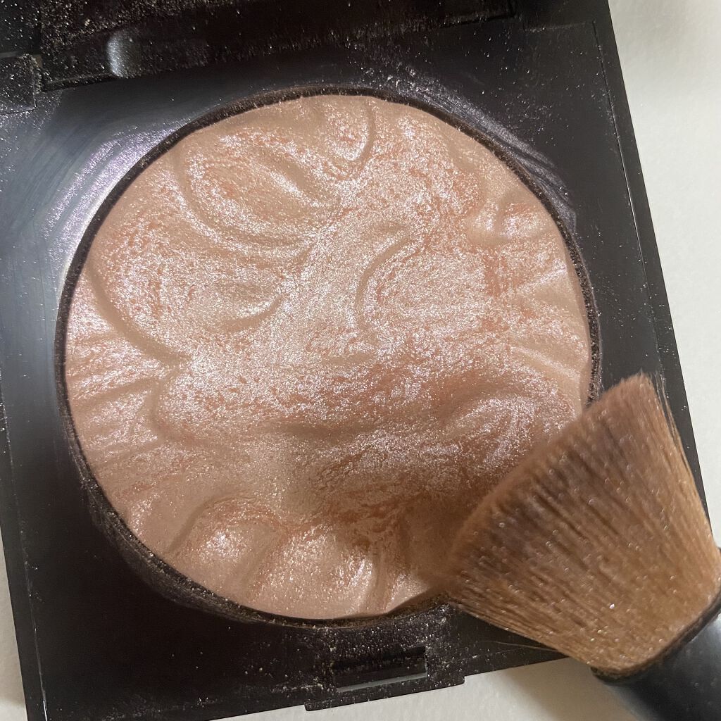 フェイスイルミネーター/ローラ メルシエ/パウダーハイライトを使ったクチコミ（2枚目）