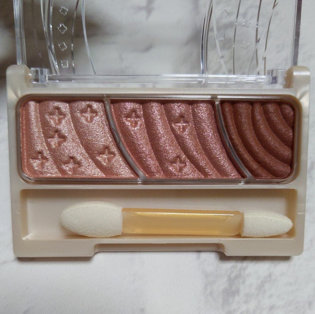 トーンアップアイシャドウ/CEZANNE/アイシャドウパレットを使ったクチコミ(3枚目)