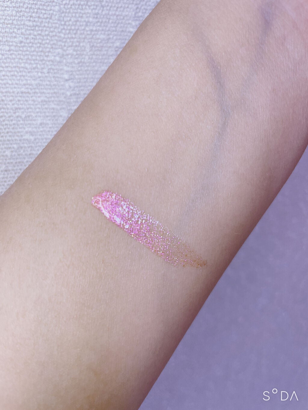 リッチ&ダズリン ハイシャイン スパークリング リップグロス/Too Faced/リップグロスを使ったクチコミ(2枚目)