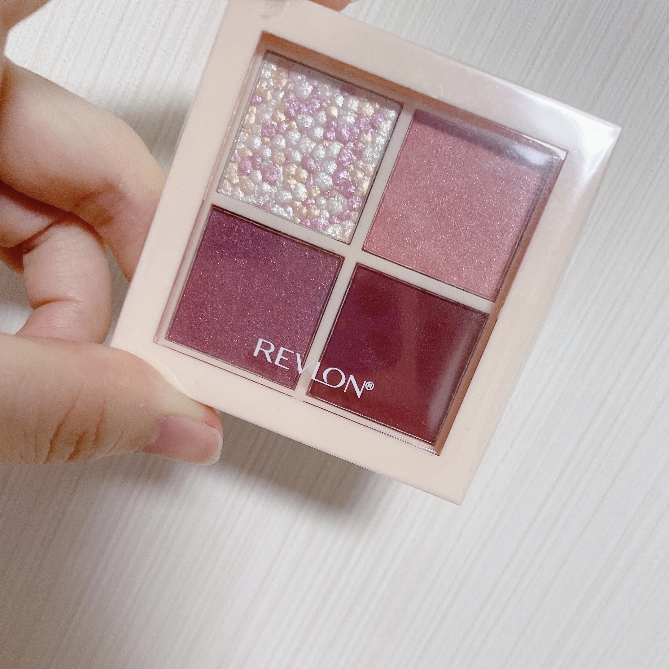 レブロン ダズル アイシャドウ クアッド 003 ヴィンテージ ローズ/REVLON/アイシャドウパレットを使ったクチコミ（1枚目）