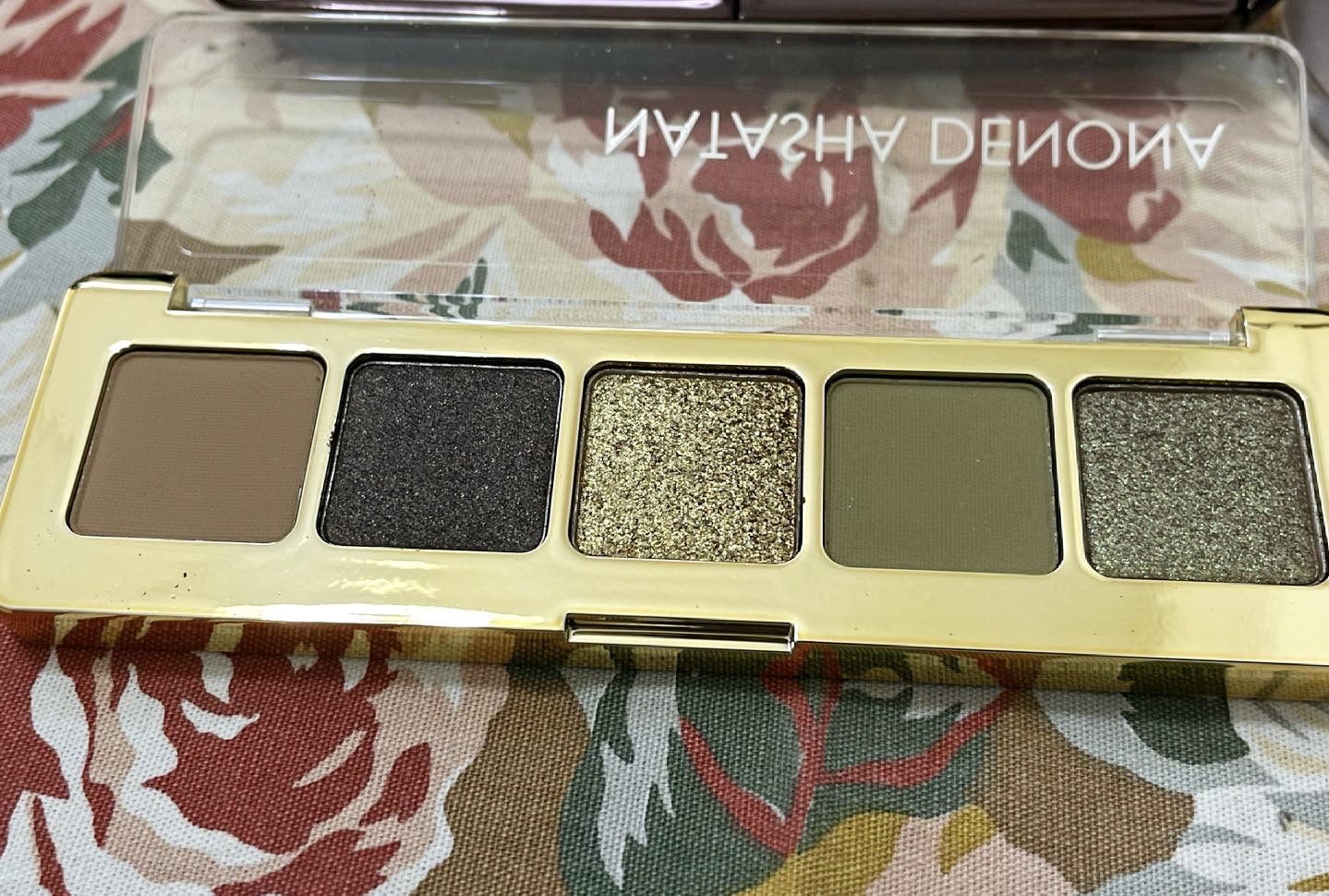 Natasha Denona  ミニゴールドパレットのクチコミ「

Natasha Denona
Mini Gold Pallete




確かこれ買った当.....」（1枚目）