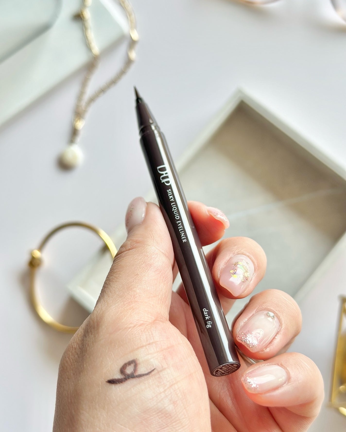 シルキーリキッドアイライナーWP/D-UP/リキッドアイライナーを使ったクチコミ(4枚目)