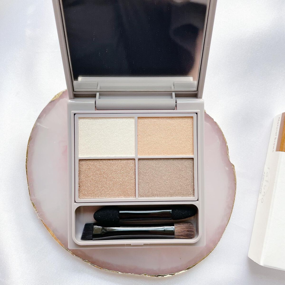 デザイニングアイカラー/rafuna/アイシャドウパレットを使ったクチコミ（2枚目）