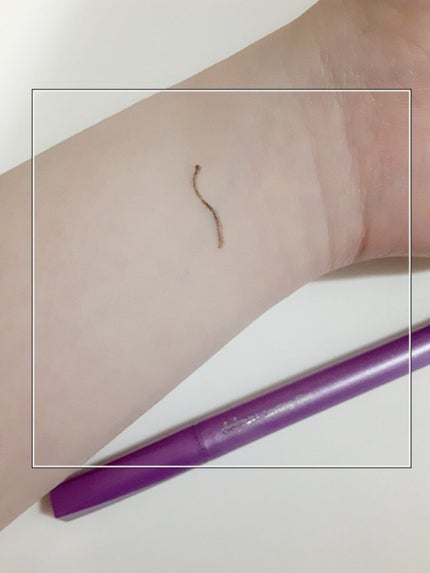 「密着アイライナー」ショート筆リキッド/デジャヴュ/リキッドアイライナーを使ったクチコミ(2枚目)