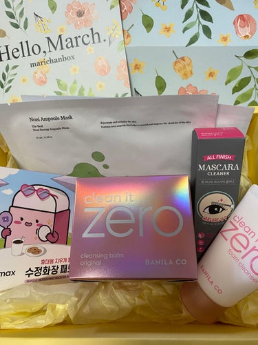 今月のmarichanboxが届いていましたので、中身を簡単に紹介します😊

今月はスキンケアがメインでメイクを落とすケアの中身になってました✨✨

1つ目 banilacoクリーン イット ゼロ クレ