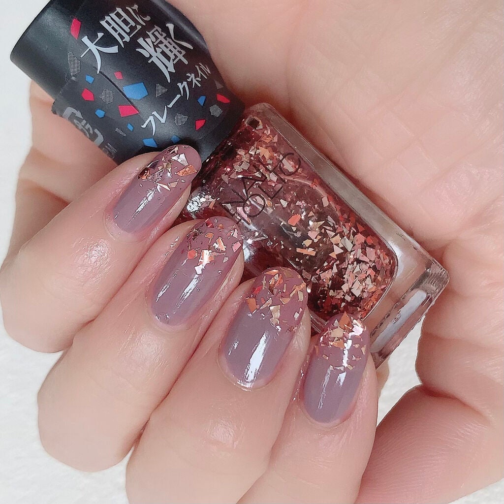 ネイルホリック パーティーフレーク/ネイルホリック/マニキュアを使ったクチコミ(6枚目)