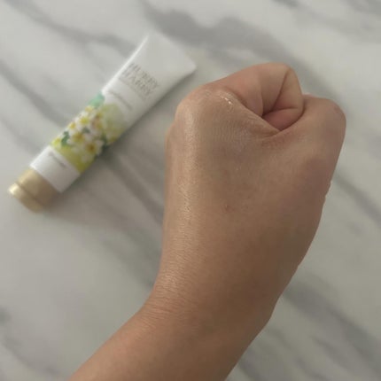 大人のハンドバーム ロイヤルプルメリアの香り/ハリーハリー/ハンドクリームを使ったクチコミ(4枚目)