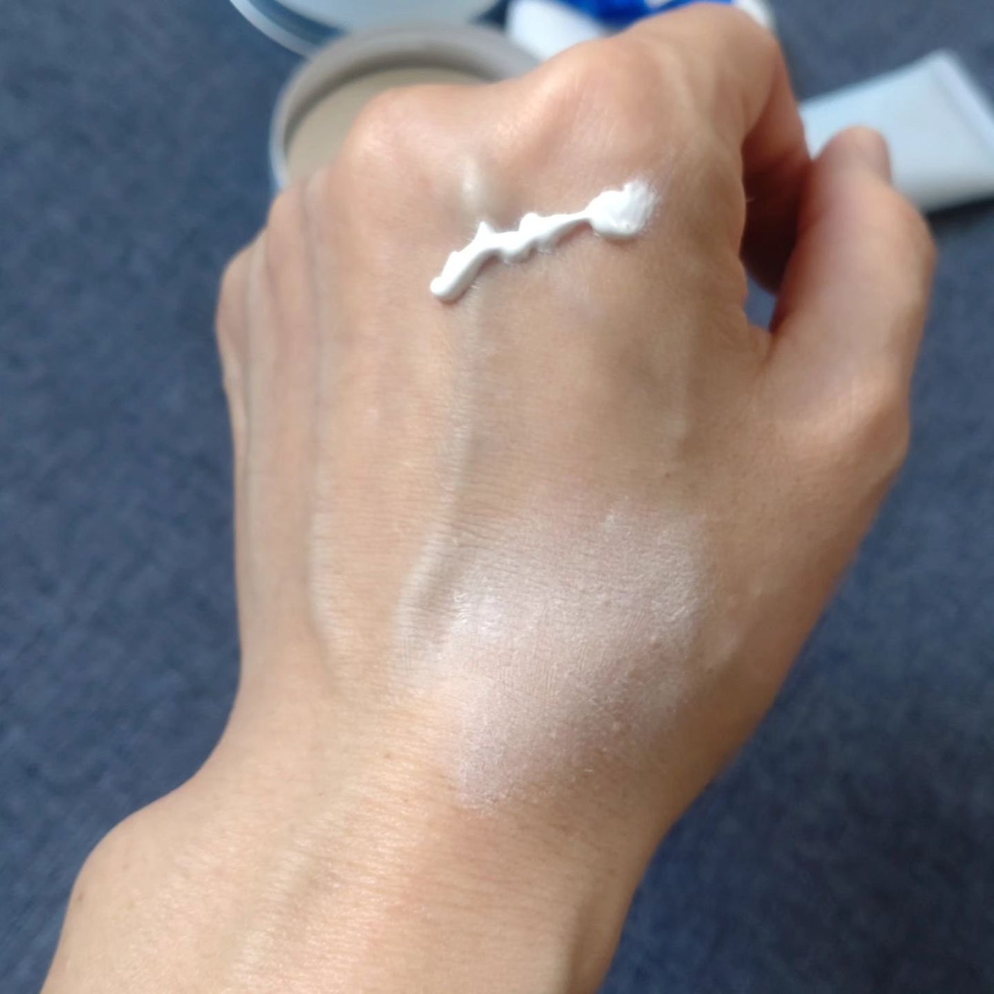 すっぴん ホワイトニングパウダーA/クラブ/プレストパウダーを使ったクチコミ(7枚目)