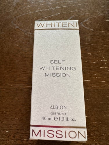 ALBION　の　セルフホワイトニング ミッション　です♪

医薬部外品　の　美白美容液です。

40ml  8800円

美白有効成分が心地良く、角層の隅々まで浸透し、
メラニンの生成を抑え
シミ、そ