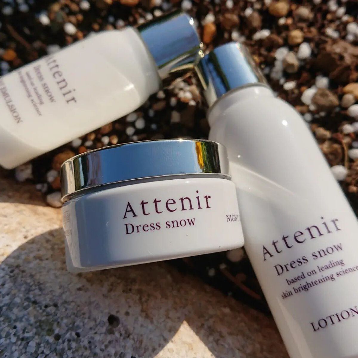 アテニア アテニア　ドレススノー　化粧水セットのクチコミ「大人の冬はDress snow。

【薬用美白】と【シワ改善】を同時に叶える“W効能”スキンケ.....」（2枚目）