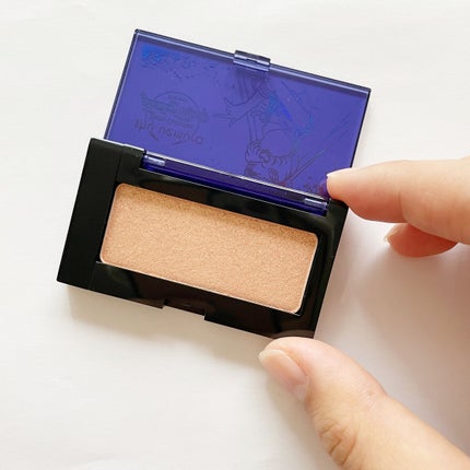 ムーン クライシス ハイライター/shu uemura/パウダーハイライトを使ったクチコミ(2枚目)