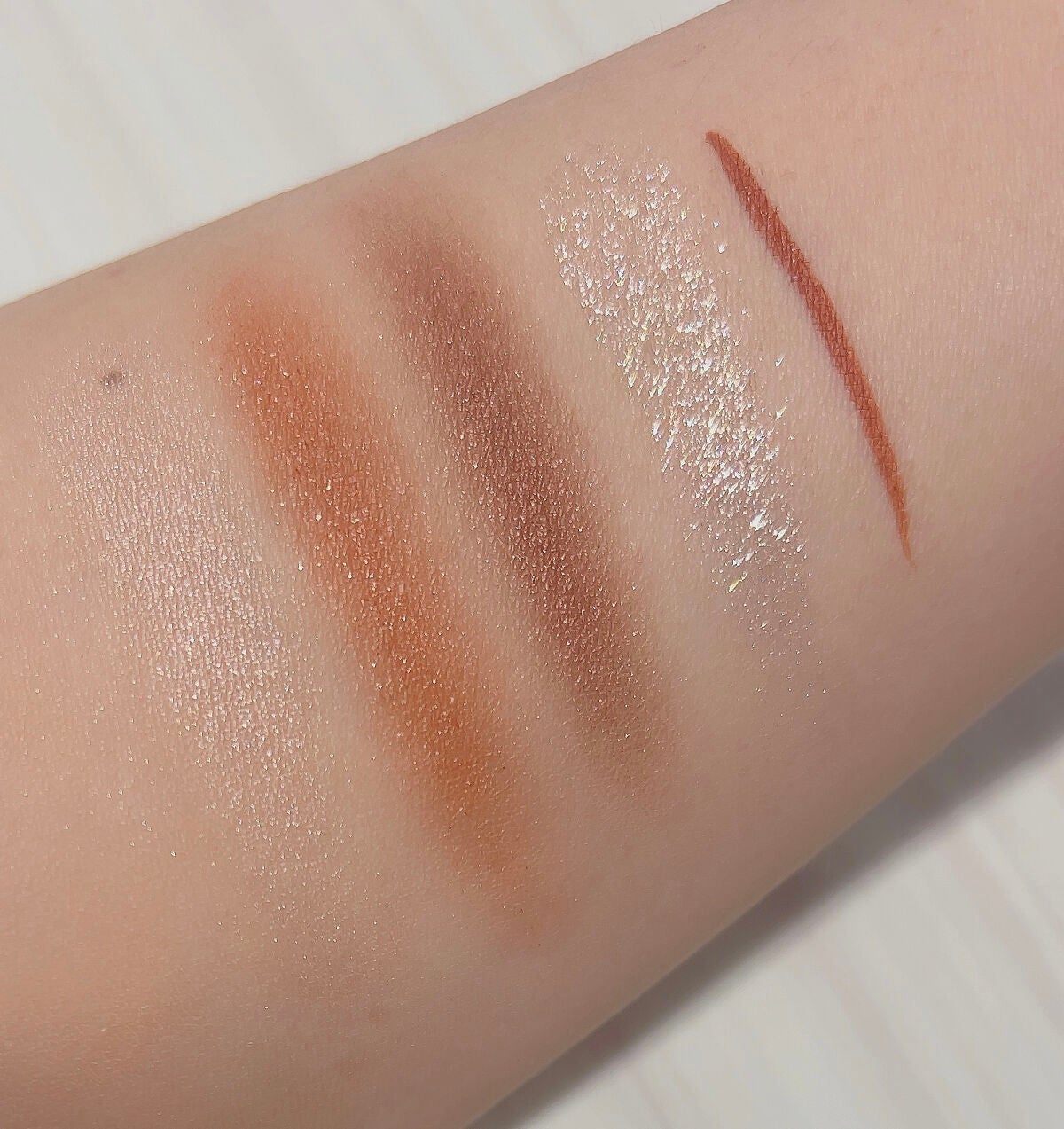 トーンアップアイシャドウ/CEZANNE/アイシャドウパレットを使ったクチコミ(4枚目)