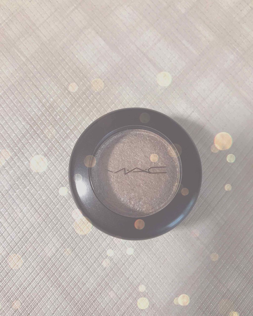 ダズルシャドウ シー スパークルズ/M・A・C/単色アイシャドウを使ったクチコミ（1枚目）