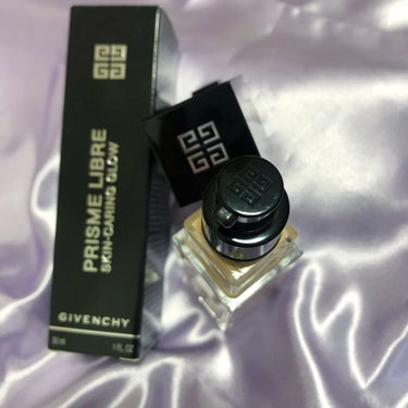 プリズム・リーブル・スキンケアリング・グロウ/GIVENCHY/リキッドファンデーションを使ったクチコミ（2枚目）