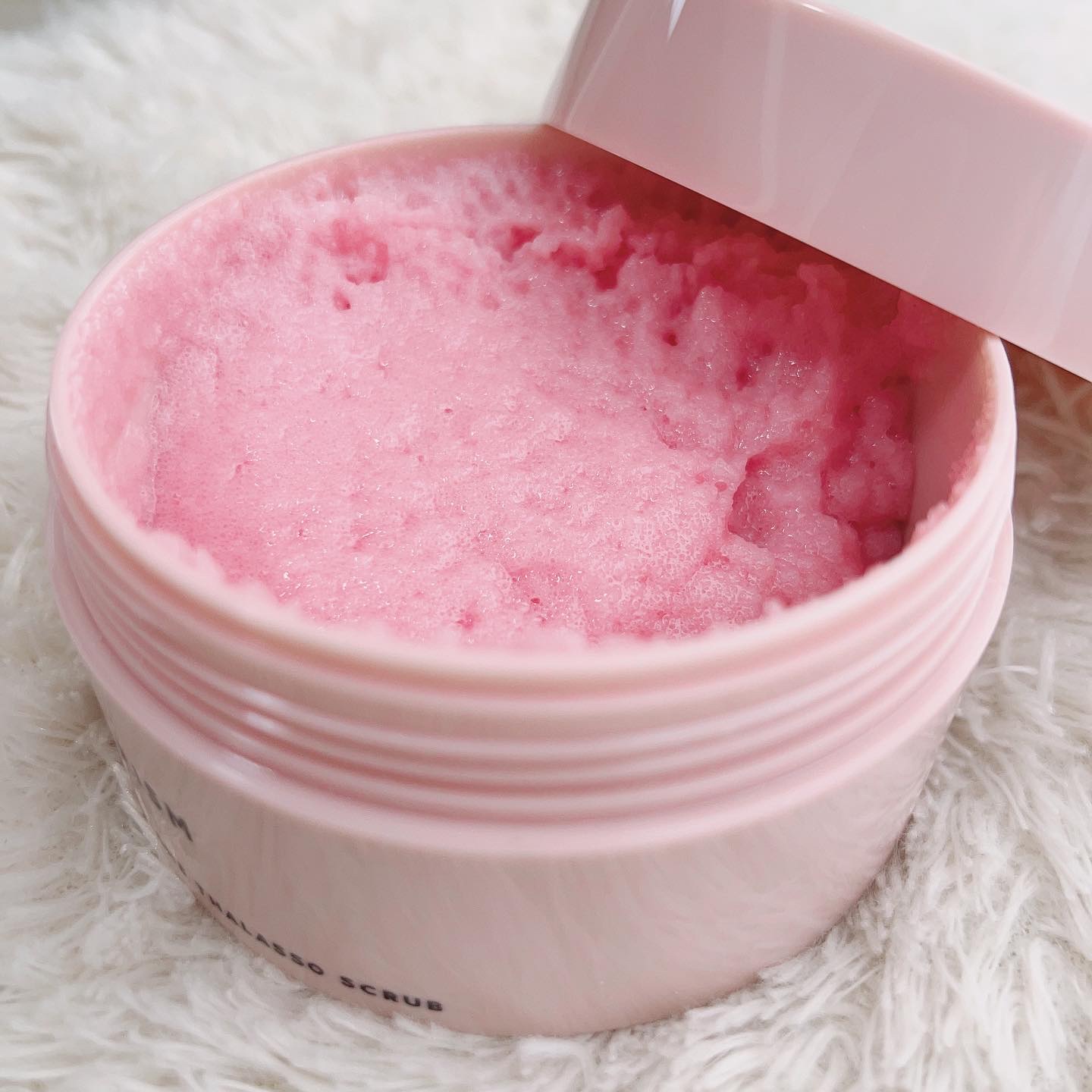 Q+Me スウィート ボム タラソ スクラブ/AGARISM/バストケア・ヒップケアを使ったクチコミ（2枚目）