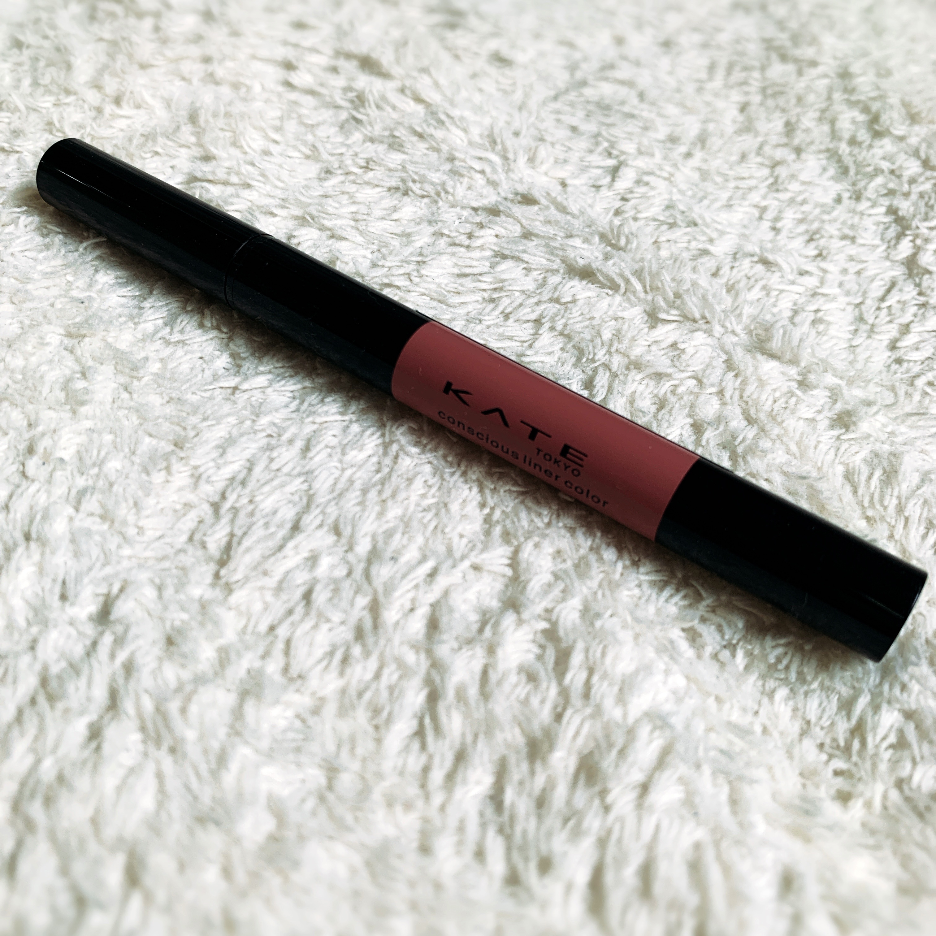 血色なんたらに一時期ハマってた私です🙋‍♀️
……ん~~~私が若いうちに流行って欲しかったね！笑
文句を言いつつ買うのが私！以前買った、


KATE ダブルラインエキスパート 血色陰影カラー PK-1 極薄ピンク


二重ライン延長に使