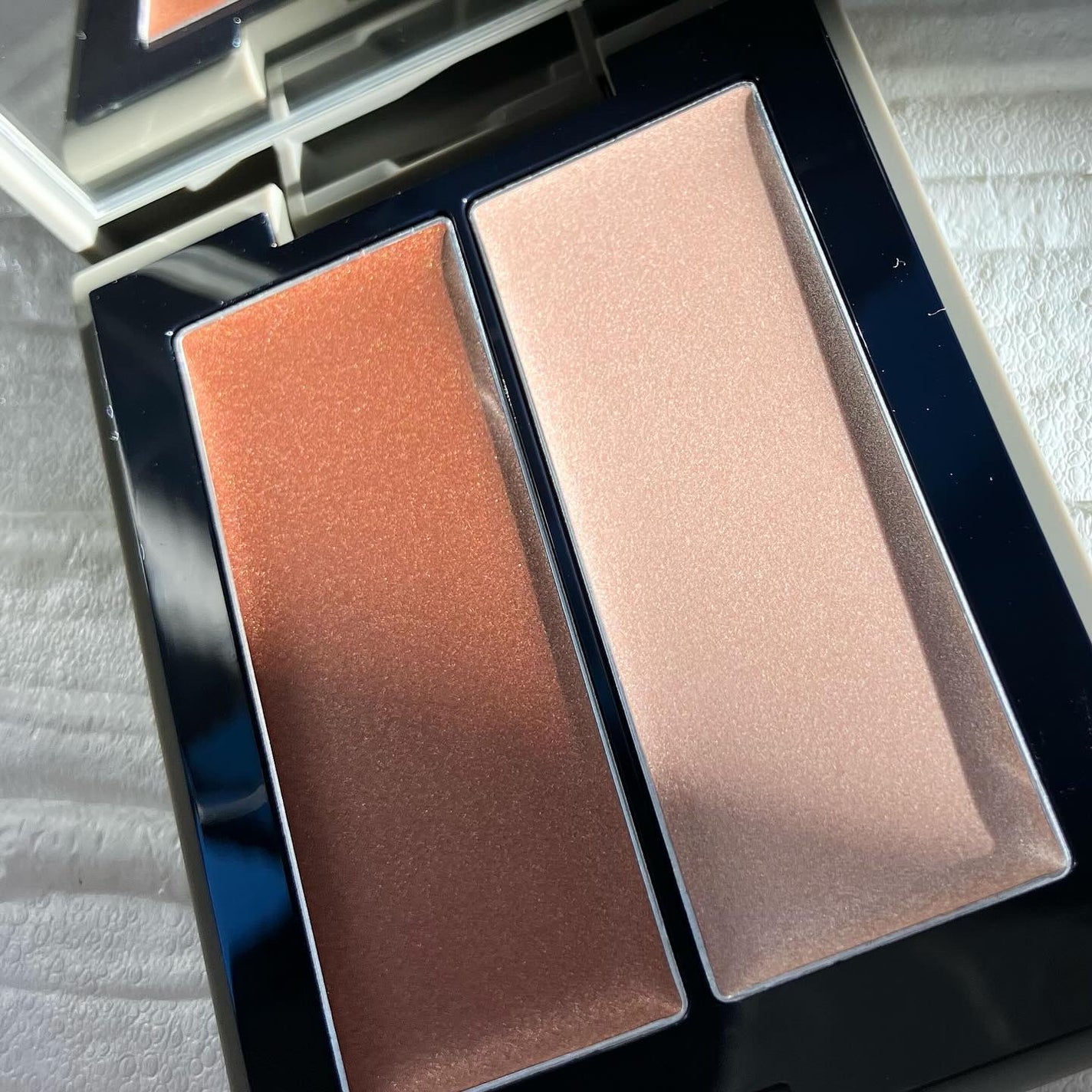 THREE シマリング グロー デュオ/THREE/クリームハイライトを使ったクチコミ(2枚目)