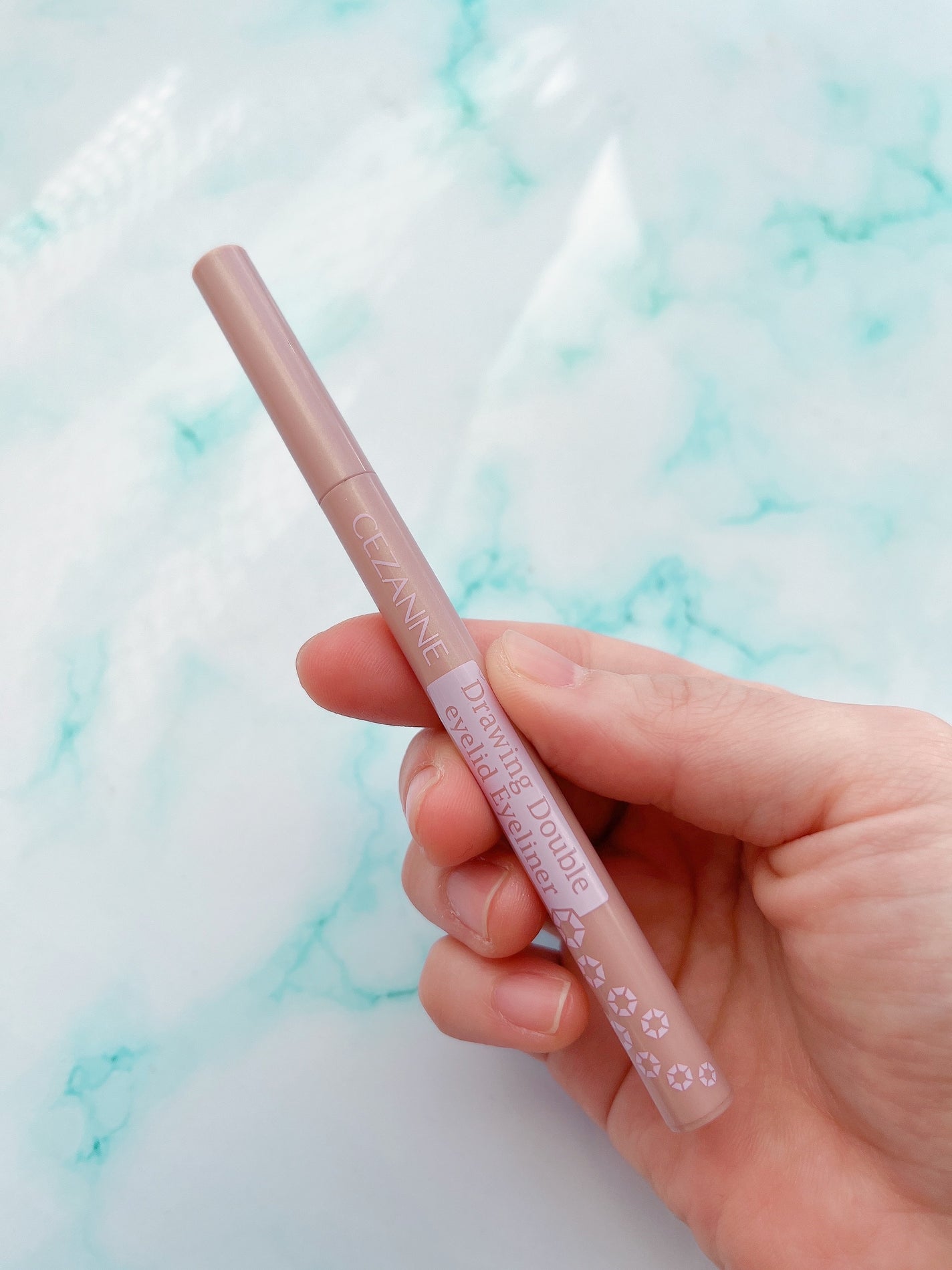 描くふたえアイライナー/CEZANNE/リキッドアイライナーを使ったクチコミ(1枚目)