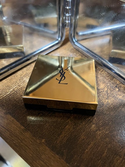 シークインクラッシュ/YVES SAINT LAURENT BEAUTE/単色アイシャドウを使ったクチコミ(2枚目)