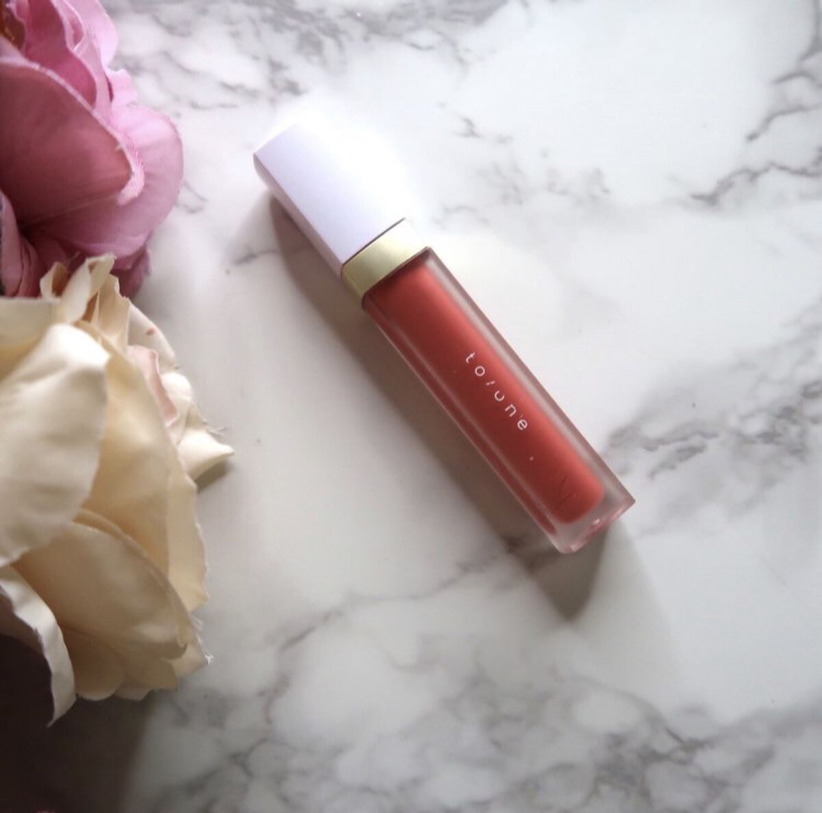 トーン ペタル エッセンス カラー バター/to/one/リップグロスを使ったクチコミ（1枚目）