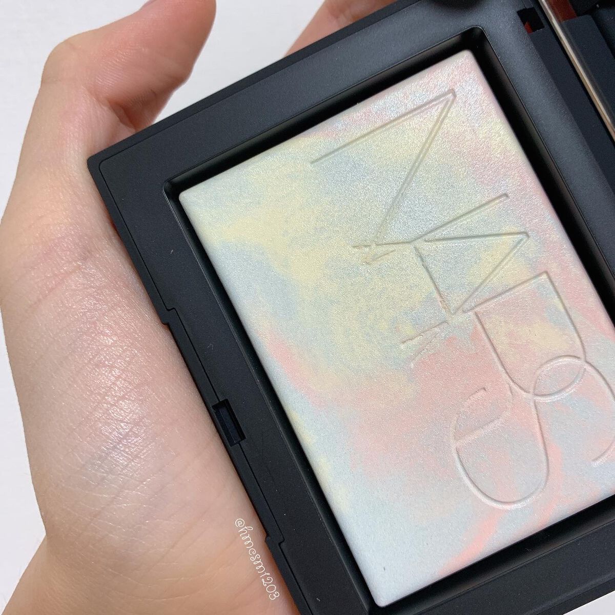 ライトリフレクティング プリズマティックパウダー/NARS/プレストパウダーを使ったクチコミ(2枚目)