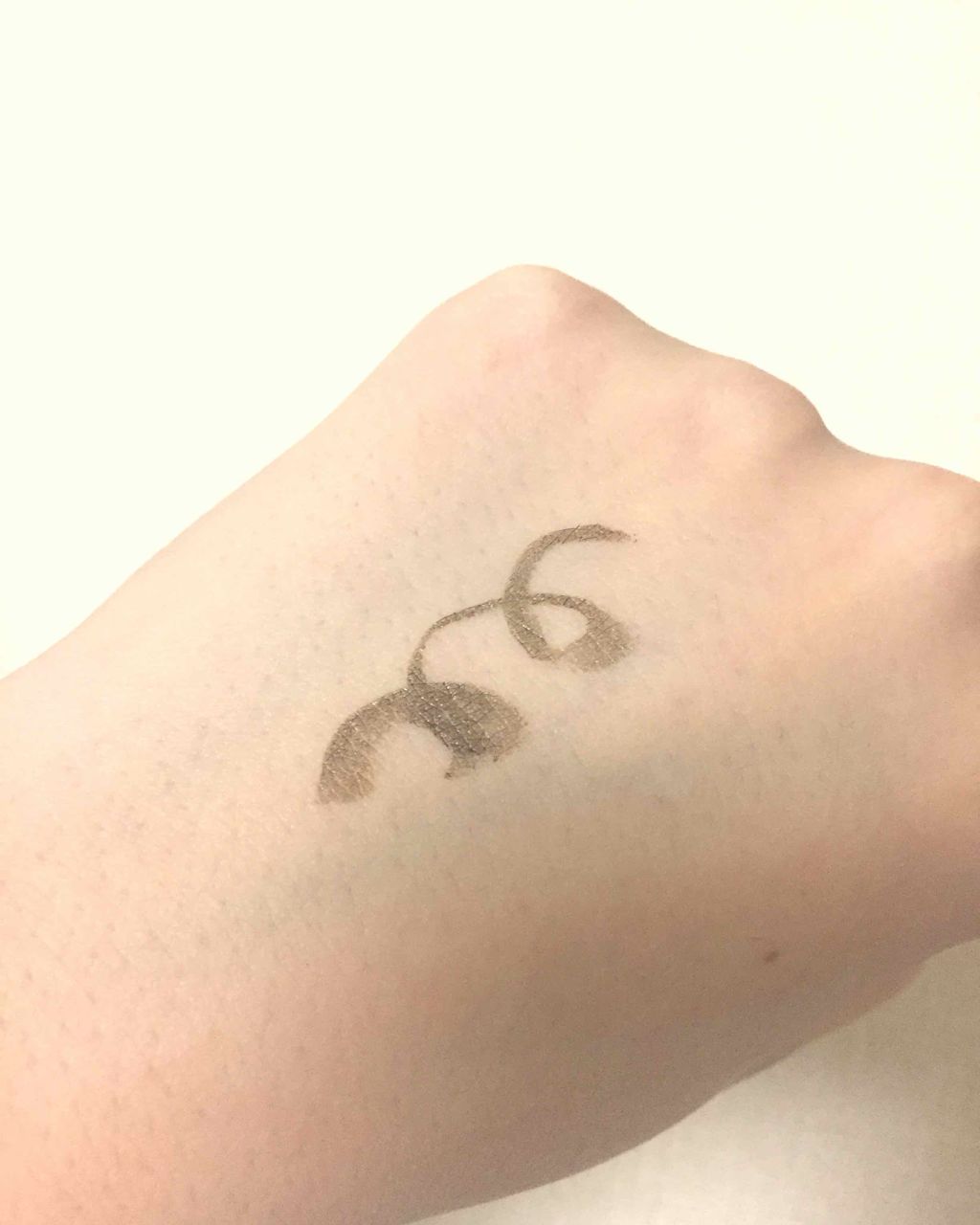 EYE OPENING LINER/UZU BY FLOWFUSHI/リキッドアイライナーを使ったクチコミ（2枚目）