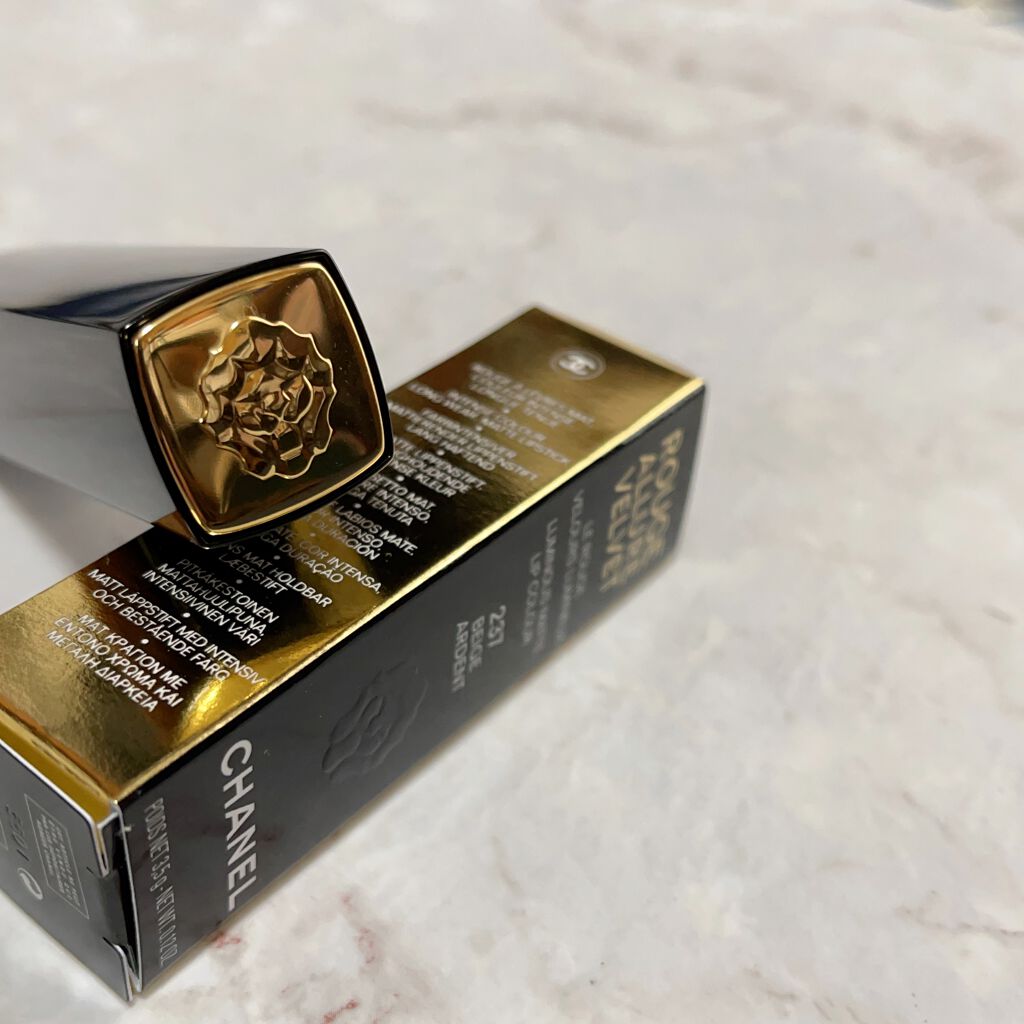 ルージュ アリュール ヴェルヴェット ル リオン ドゥ シャネル/CHANEL/口紅を使ったクチコミ(3枚目)