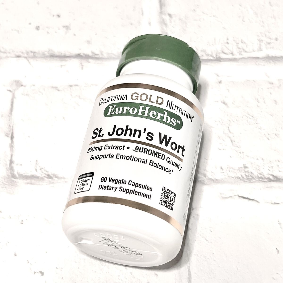 気分が落ち込む日に…ハーブの力でリラックスした毎日を♪

“California Gold Nutrition セントジョーンズワートエキス 300mg”

またまた私の愛用サプリの紹介です。
セントジョーンズワートはセイヨウオトギリソウと