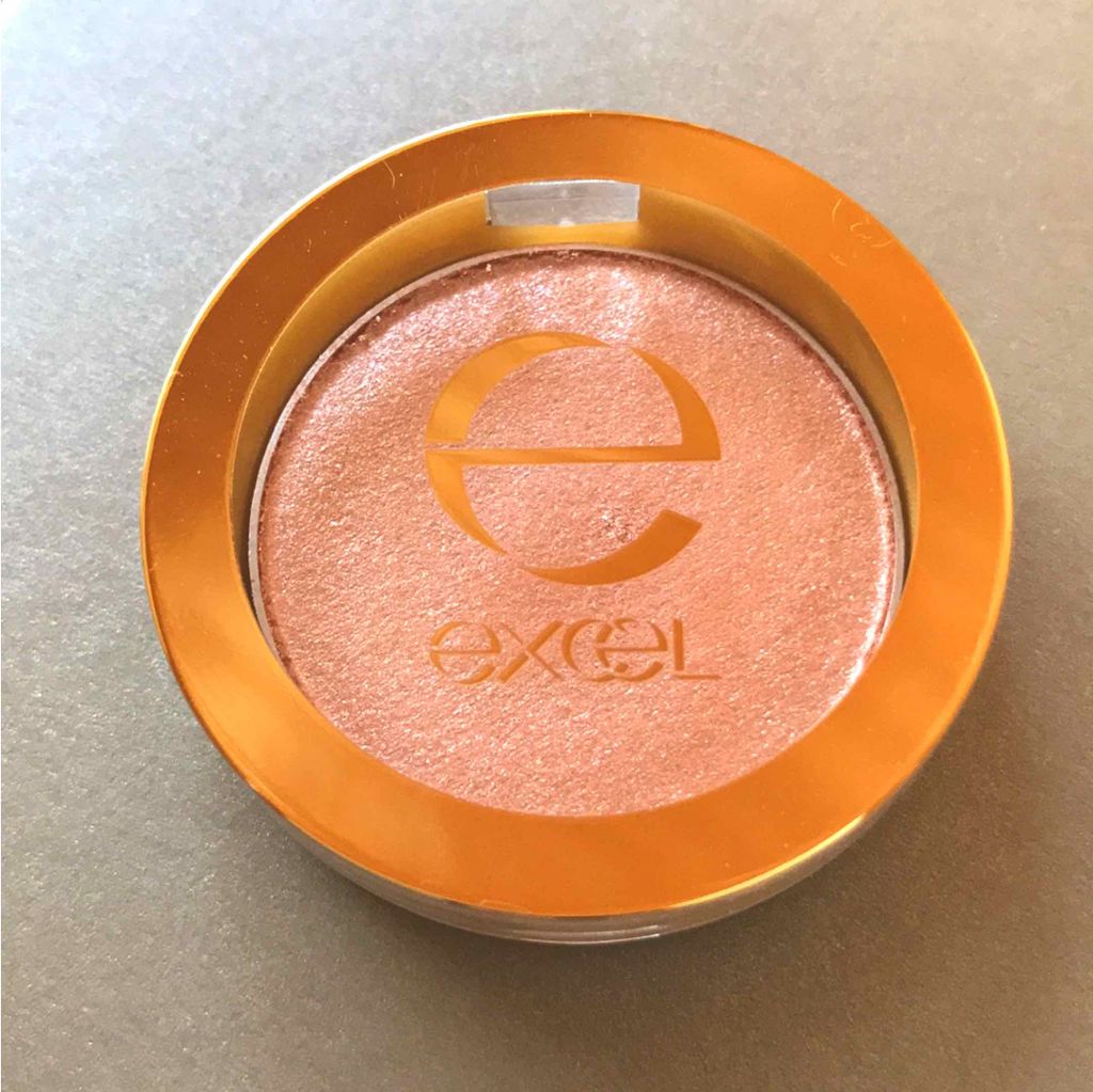 シャイニーシャドウ N/excel/単色アイシャドウを使ったクチコミ（1枚目）