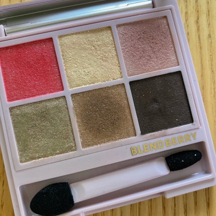 オーラクリエイション 005 ストロベリー&シャンパン/BLEND BERRY/アイシャドウパレットを使ったクチコミ(2枚目)