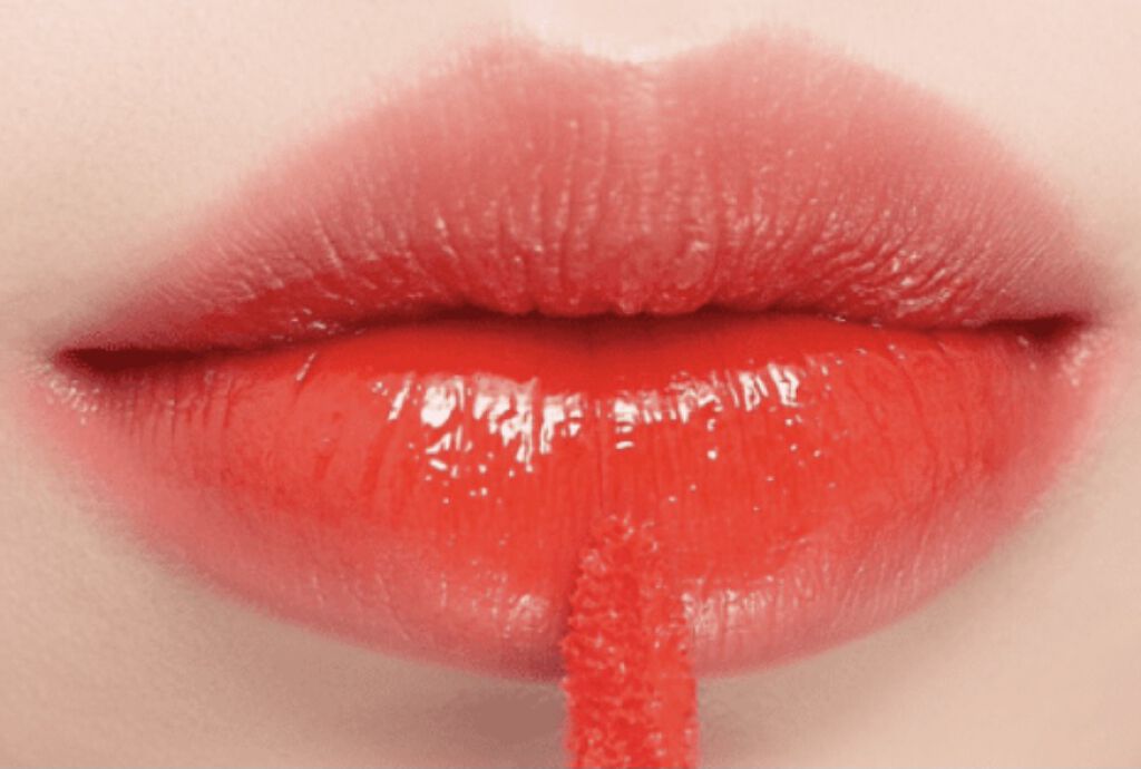 ジューシーラスティングティント/rom&nd/リップティントを使ったクチコミ（2枚目）