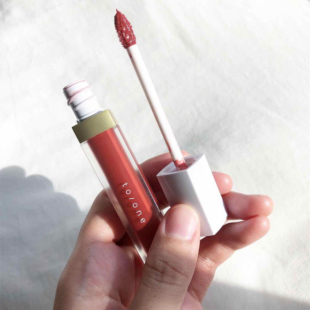 トーン ペタル エッセンス カラー バター/to/one/リップグロスを使ったクチコミ(1枚目)