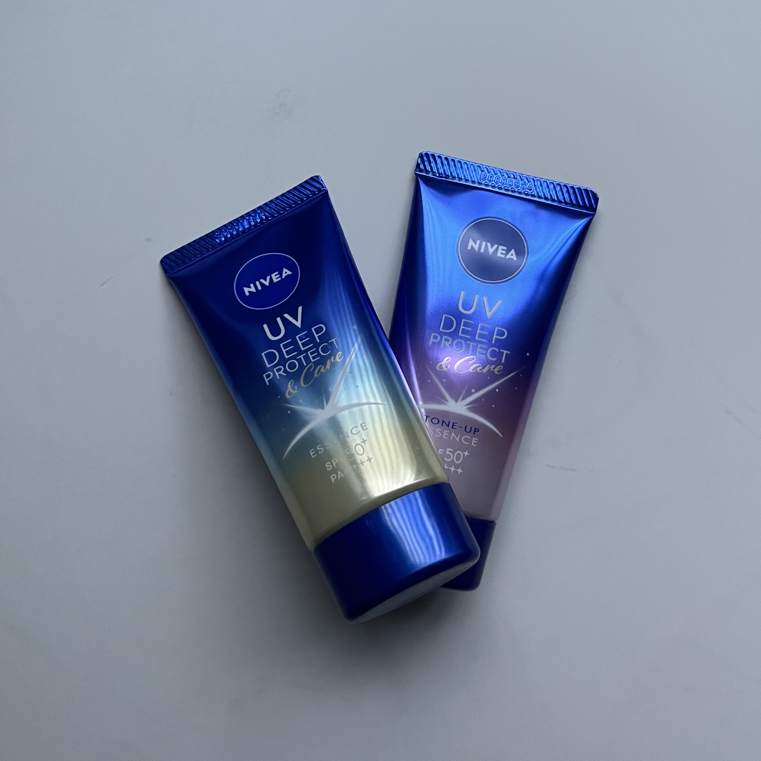 \\大人気//   ニベアの日焼け止めの紹介&比較💭🌞




🪄ニベアUV 
ディープ プロテクト＆ケア トーンアップ エッセンス

🪄ニベアUV 
ディープ プロテクト＆ケア エッセンス


〈使ってみた感想〉

・どちらもスル