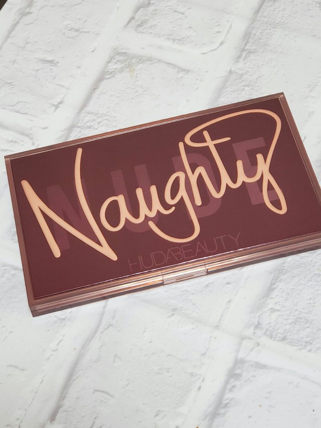 NAUGHTY NUDE/Huda Beauty/アイシャドウパレットを使ったクチコミ(1枚目)