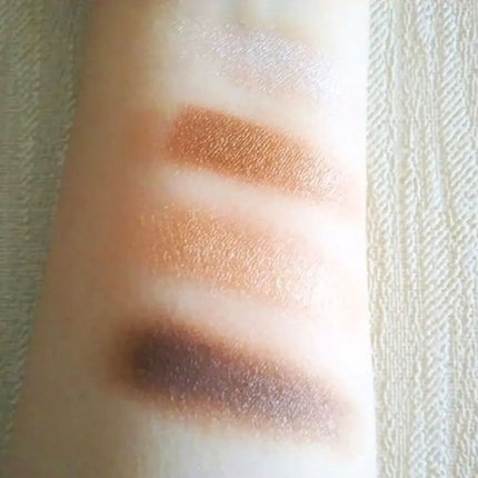 GENE TOKYO リラクシーアイシャドウ/DAISO/アイシャドウパレットを使ったクチコミ(3枚目)