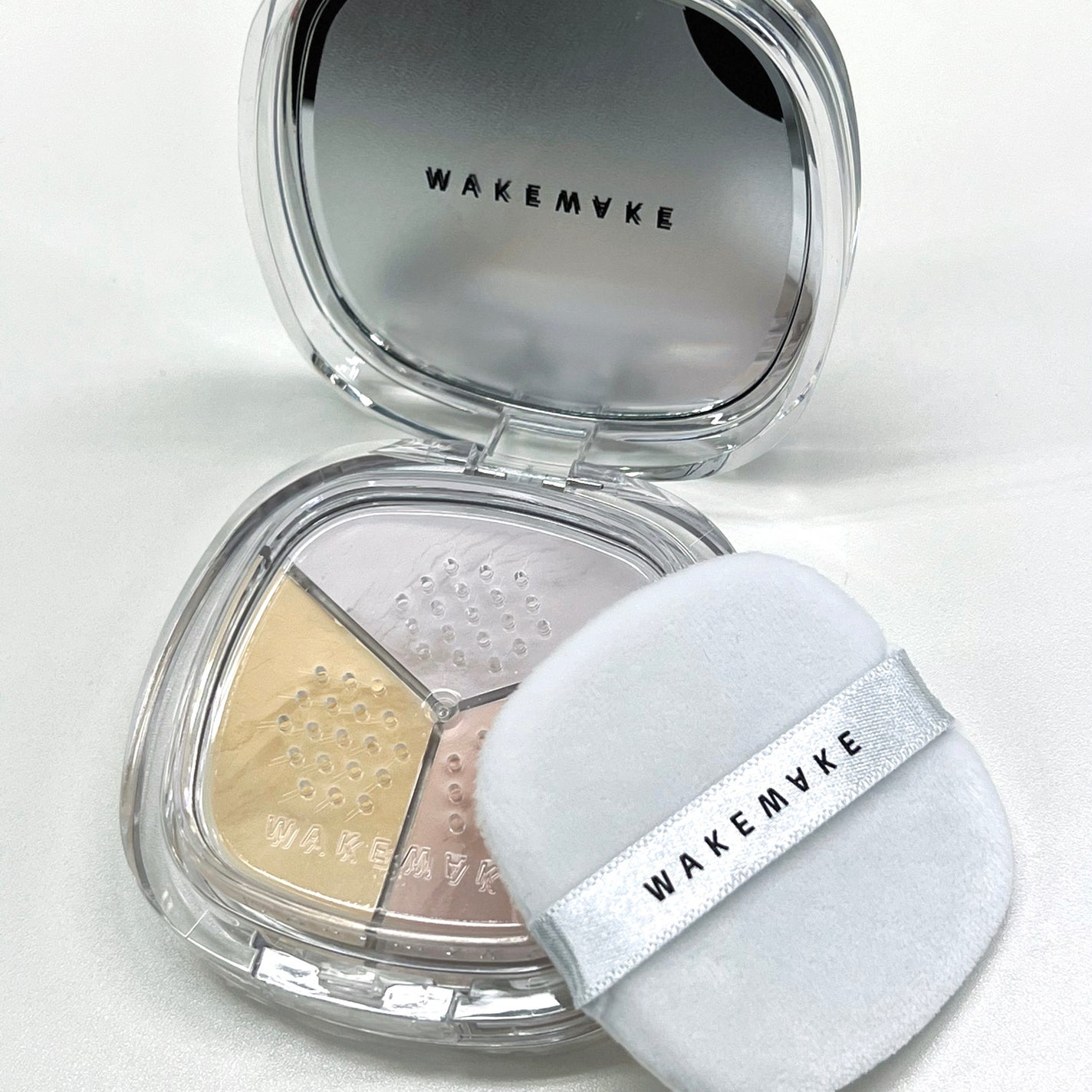 72 on LIPS 「WAKEMAKEの新作パウダー❣️ずっと気になっててやっとゲ..」(2枚目)