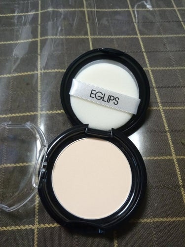 EGLIPS ブラーパウダーパクトのクチコミ「購入品

フェイスパウダーが無くなって来たので購入。
EGLIPSのブラーパウダーパクト21号.....」（2枚目）